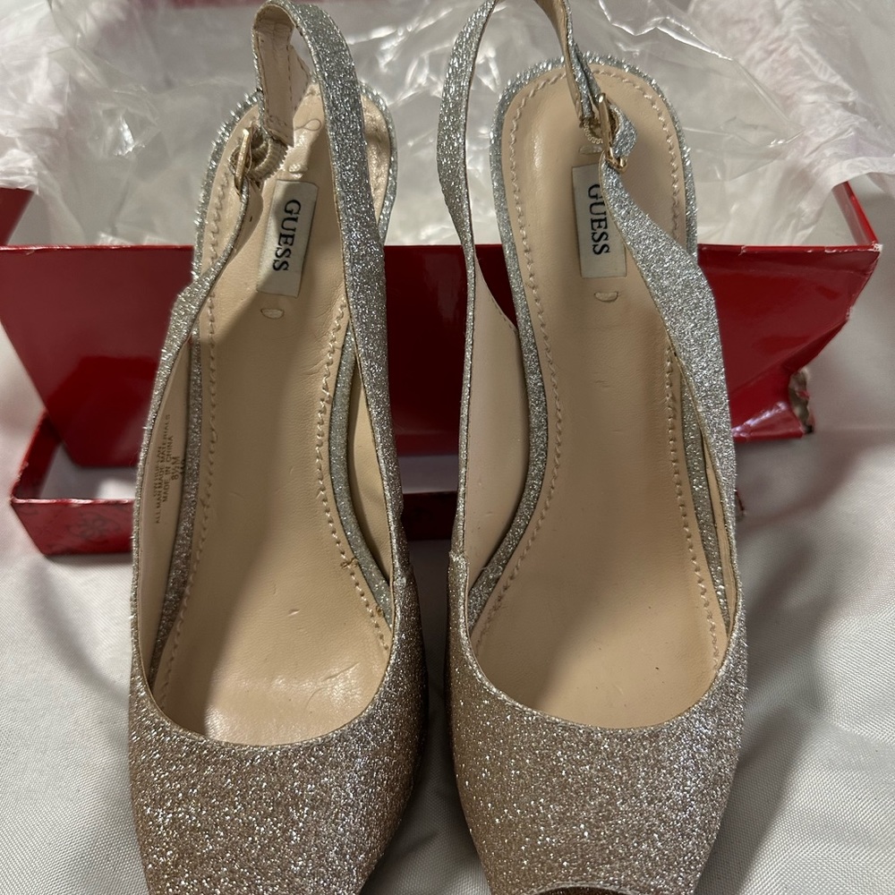 GUESS HUELAN Sparkly Sparkly Sparkly